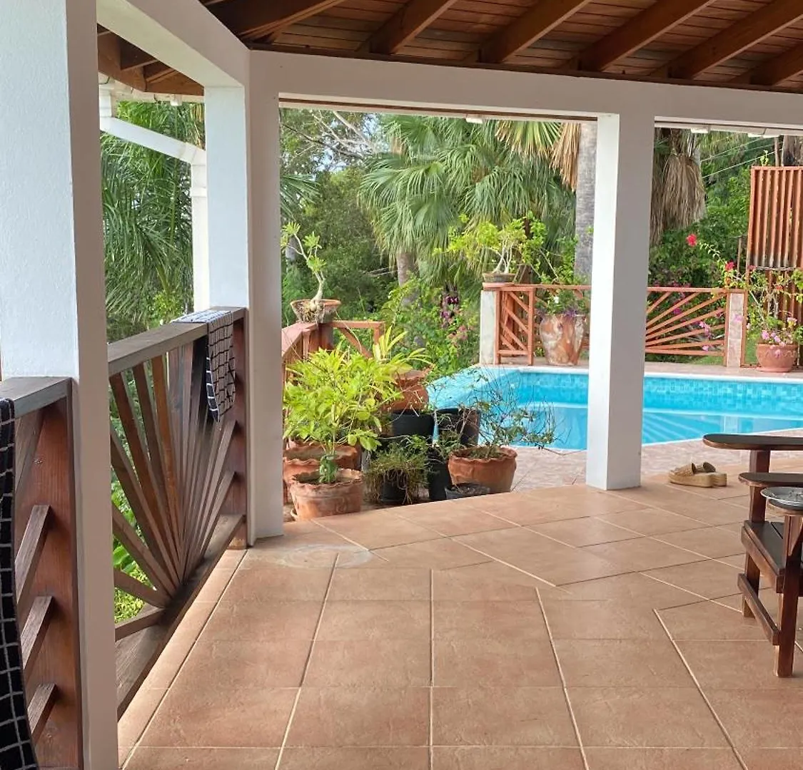Ocean Breeze Retreat Villa Whitehouse